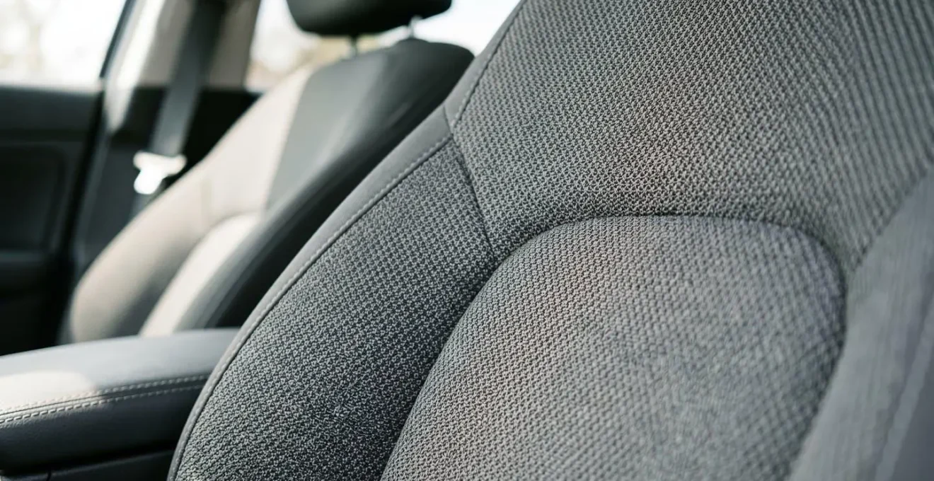 Position ergonomique correcte du soutien lombaire au niveau L3-L4 dans un siège auto